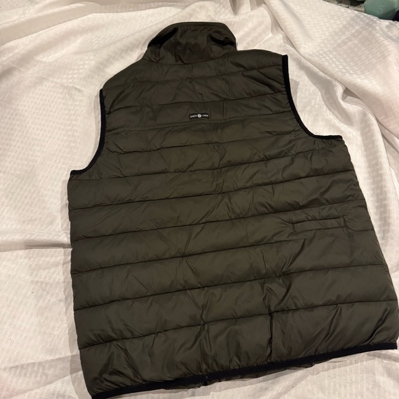 Salty Crew Barrier Vest Military Green Technical Quilted Puffer Utility Small - Picture 4 of 10